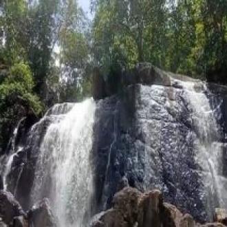 Latajharan Waterfall,Uma